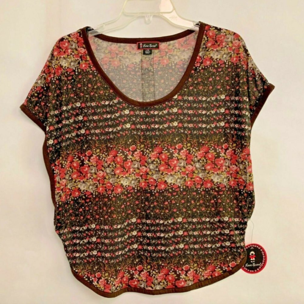 NEW! Love Scene Funky Top - Summer Shirt LG